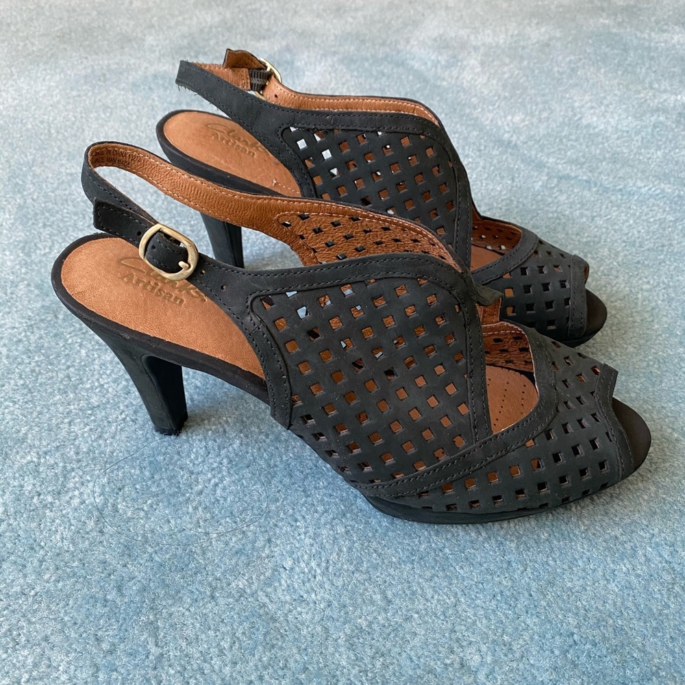 Clarks Delsie Grace Perforated Peep Toe Heels